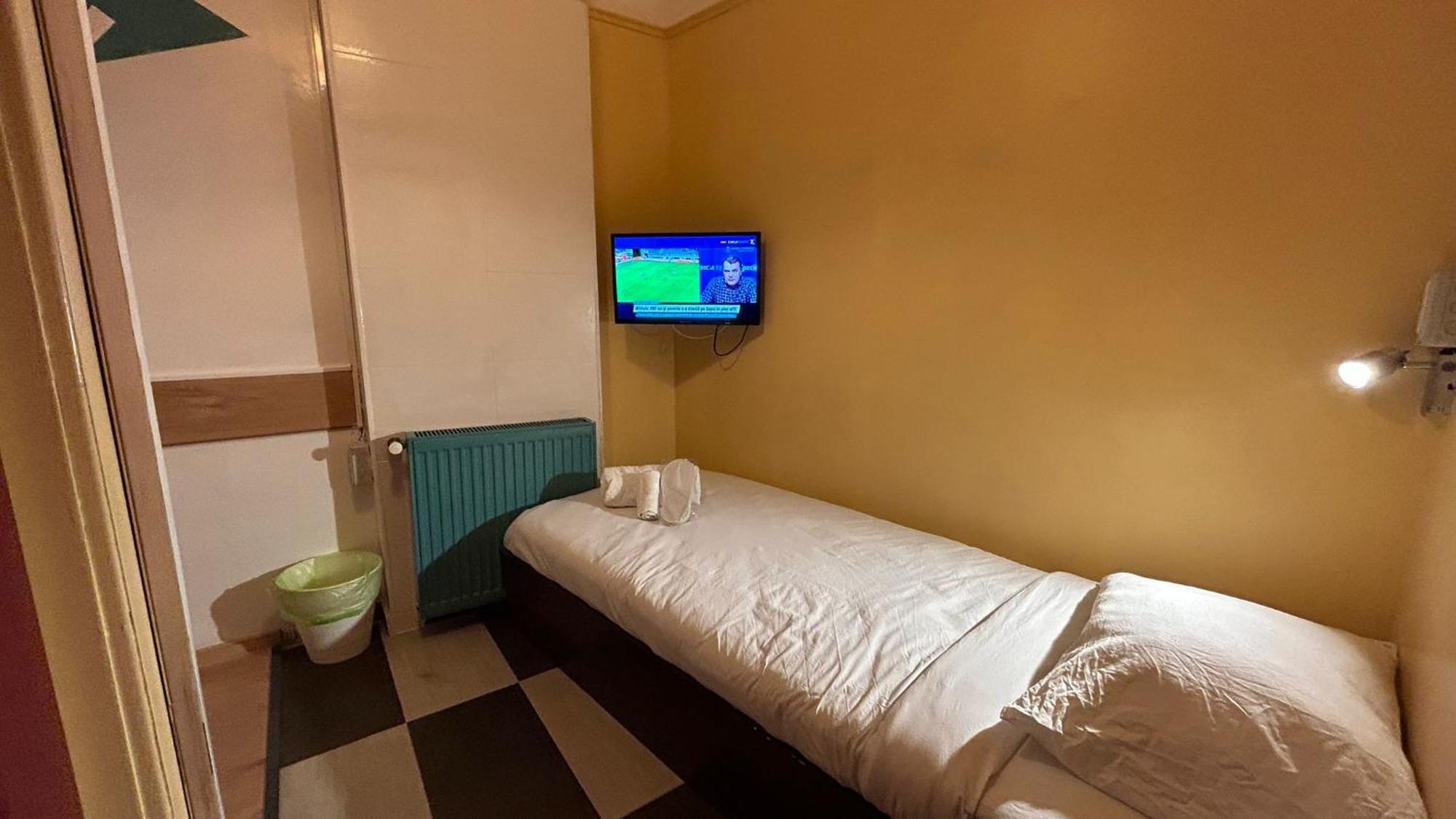 Central Accommodation Budget By Hr Bukarest Exterior foto
